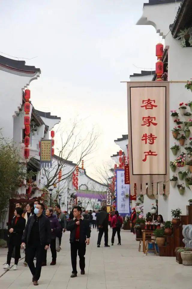 集客家文化之大成点亮梅江花月夜客都人家今日开门迎客