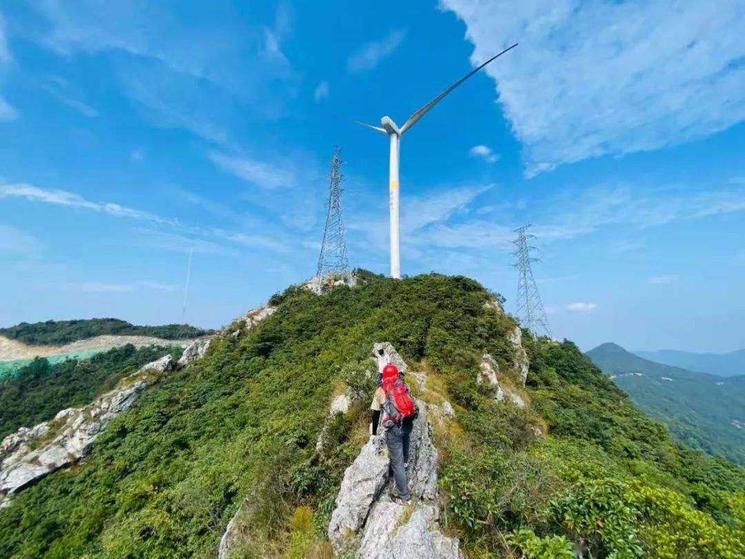 佛冈黄花石寨风车山图片