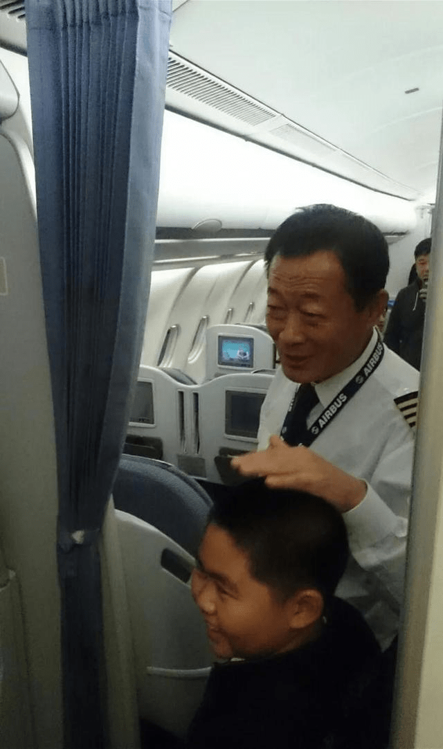 南航英雄机长贺中平突发心梗离世,一周内已有3名机长去世