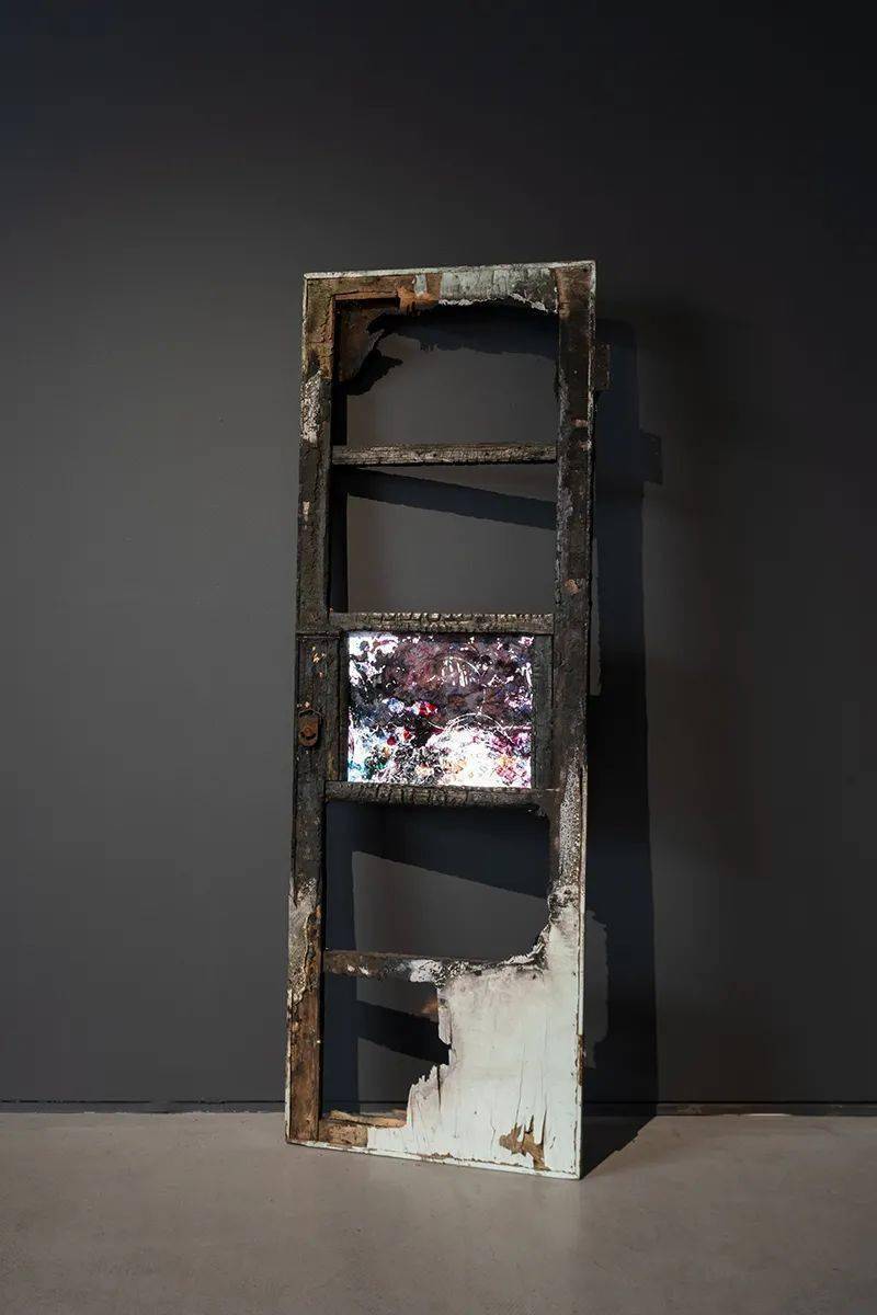 桑火尧画了22年方块他在绢本上突破了时间和空间