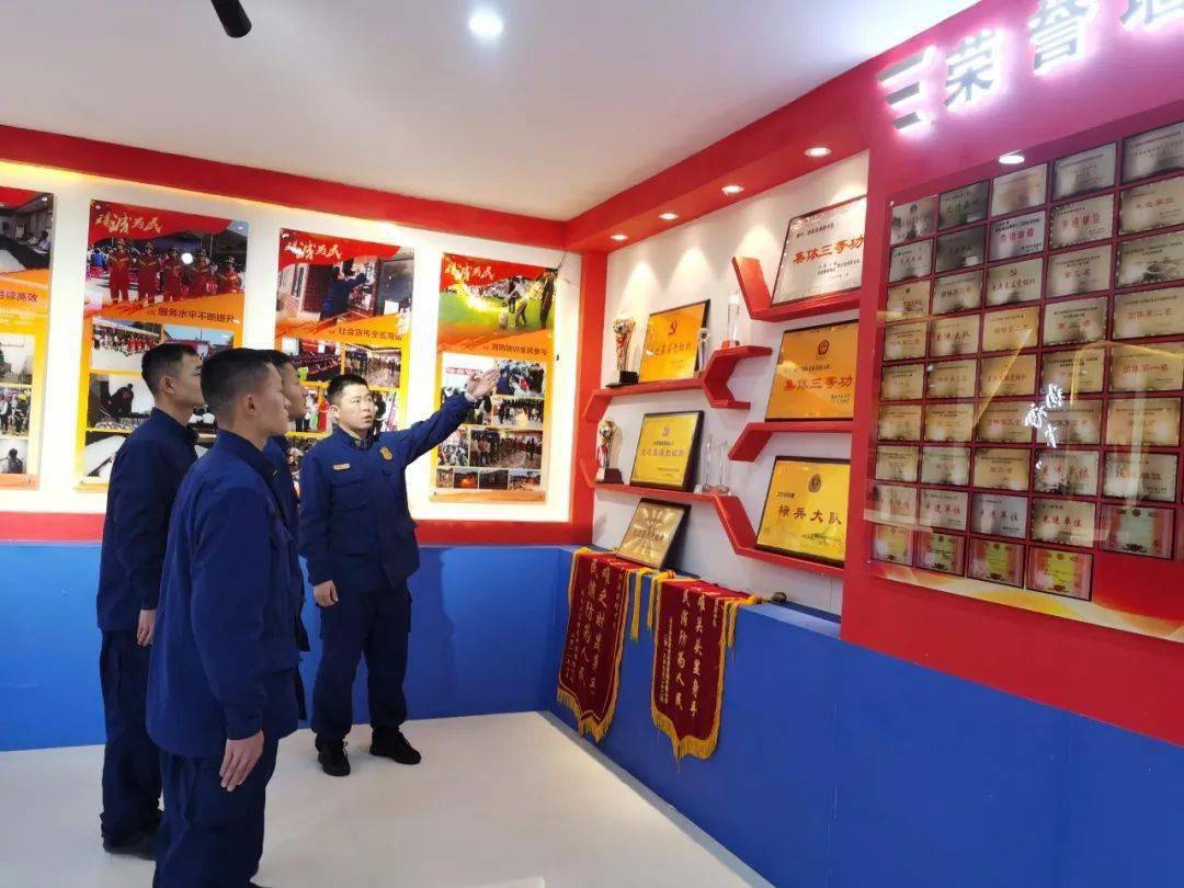 注入新血液激发新力量咸宁消防喜迎新消防员下队