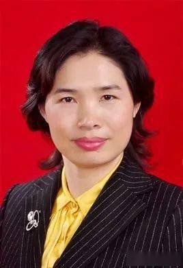 周志红女任荆州市代理市长