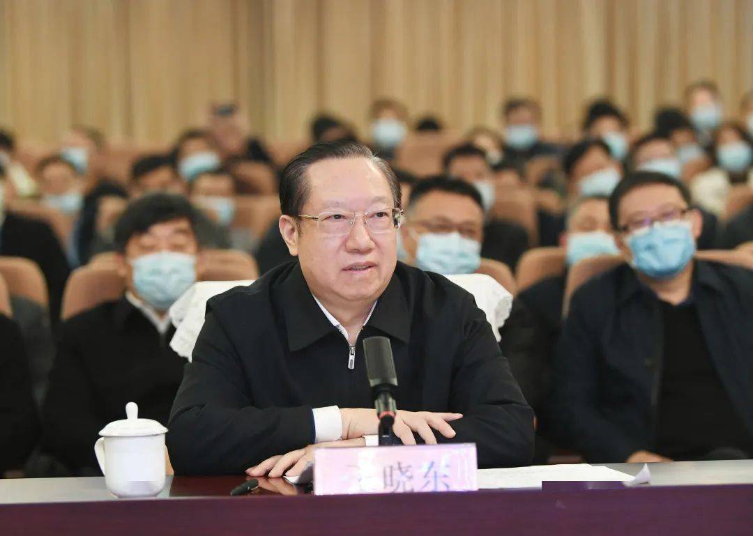 12月25日,省委副书记,省长王晓东在省市场监管局调研食品安全工作,并