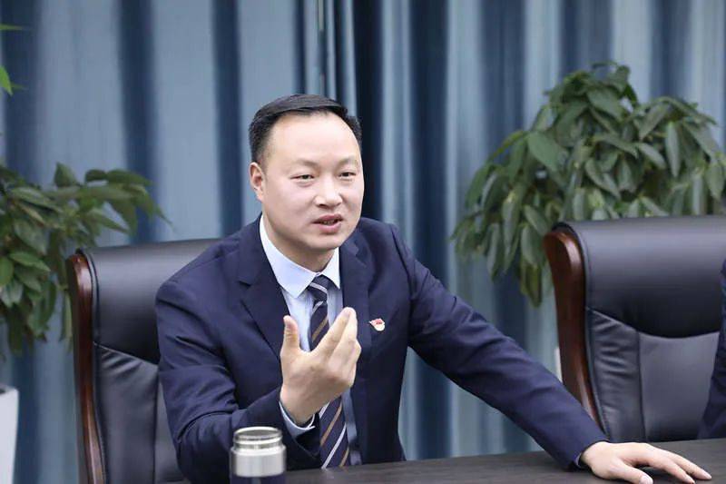 【县长动态】县长王景育到融媒体中心调研_工作