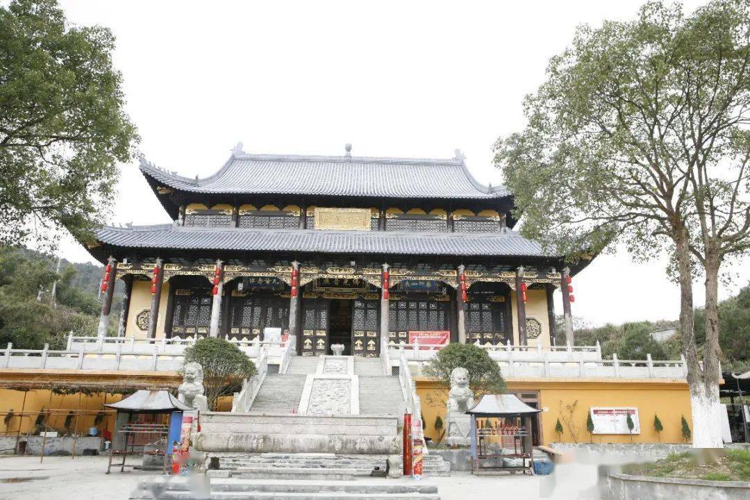 苍南这条古道美沿路有寺庙还有有瀑布