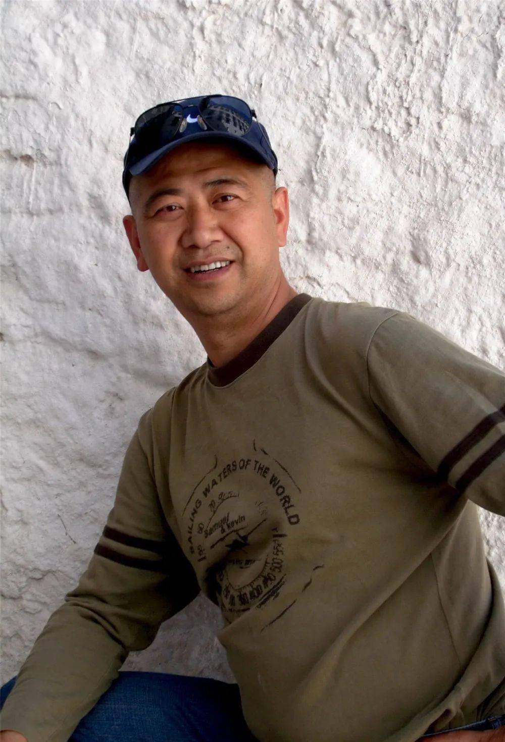 摄影师 — 李果摄影师简介:贵州省摄影家协会会员,贵州省艺术摄影协会