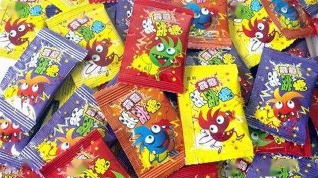 毒品零食答:新型毒品俗称"邮票","邮票"学名麦角二乙酰胺(lsd),属于