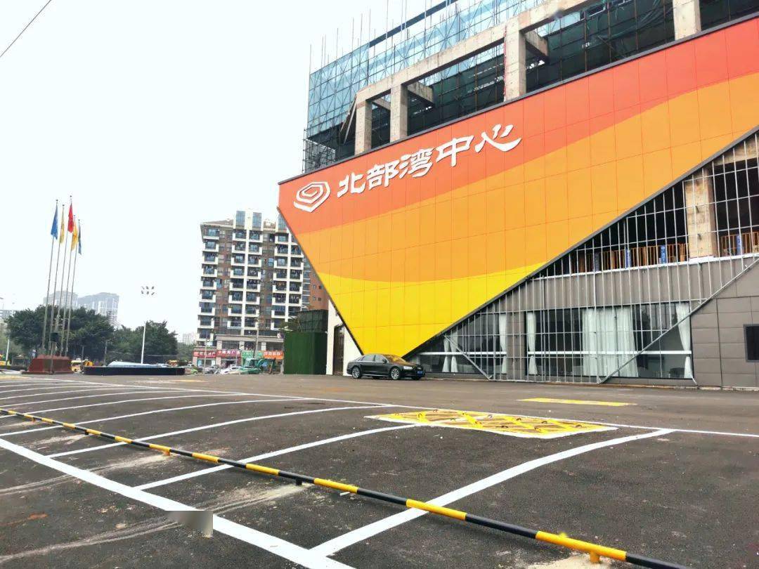 钦州第一高楼北部湾中心近况网友为它记录成长