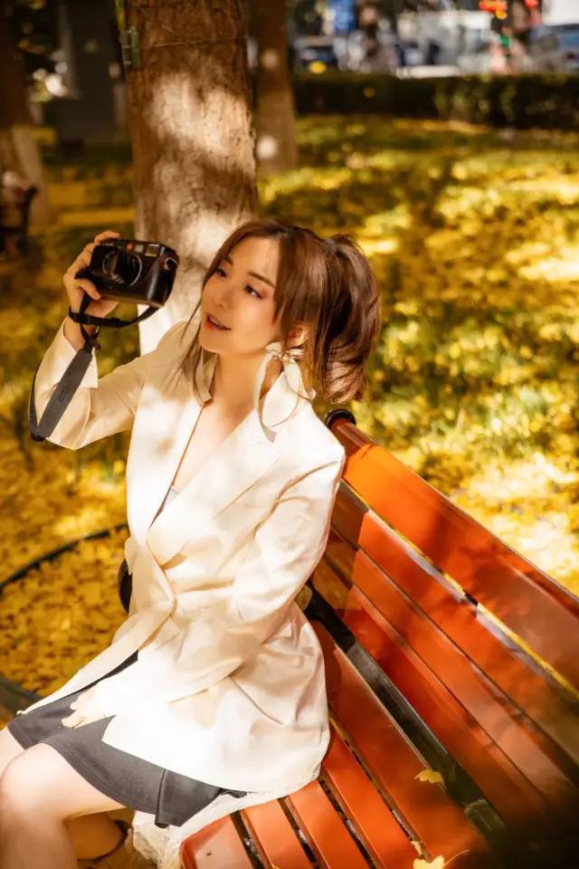 傻大姐胡芳芳要跟以前的自己说再见