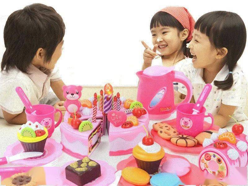 担心孩子学习成绩差?先陪他们玩"过家家"_游戏