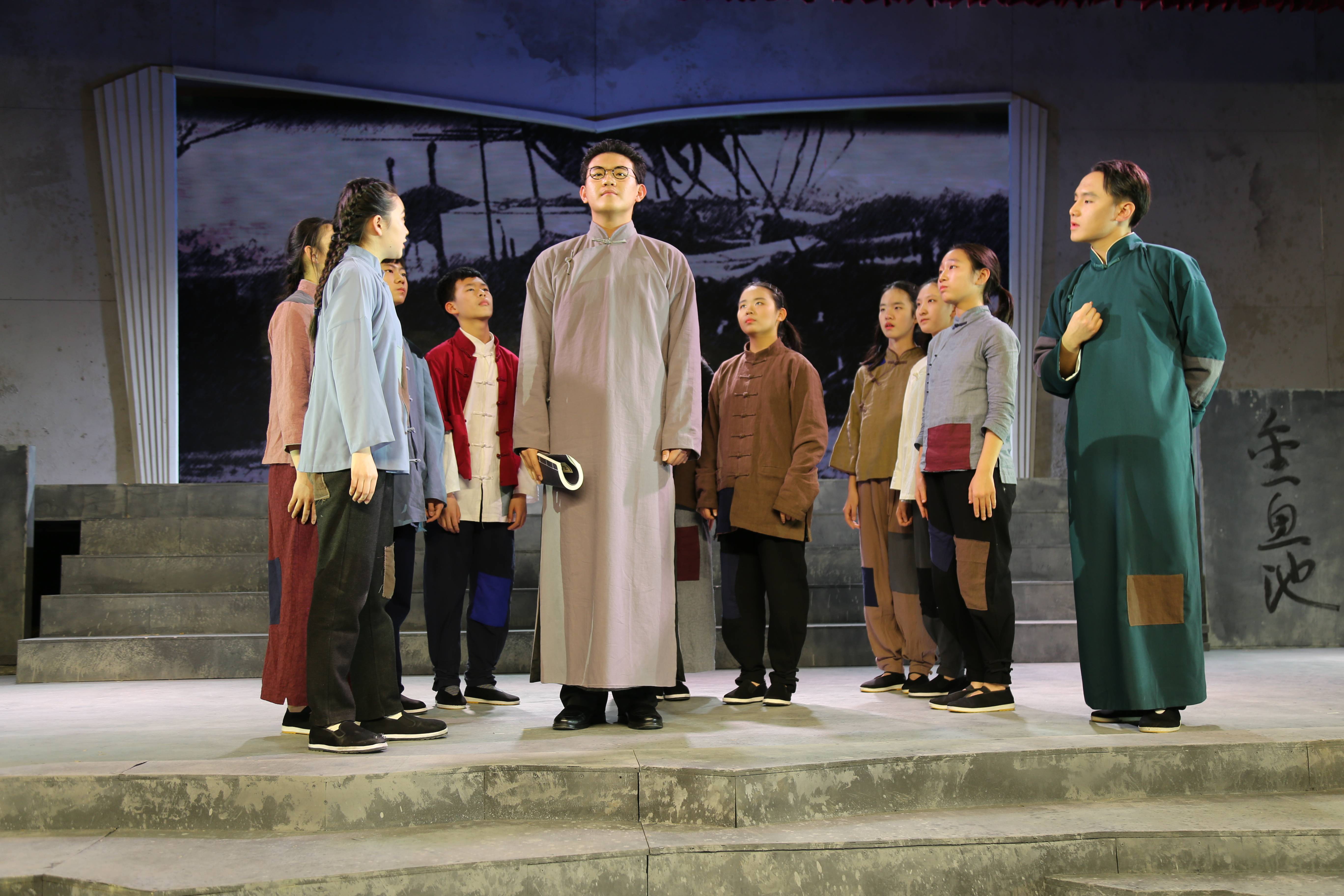 歌颂家国情,北京十一中原创话剧《龙须沟畔的读书声》云端首演