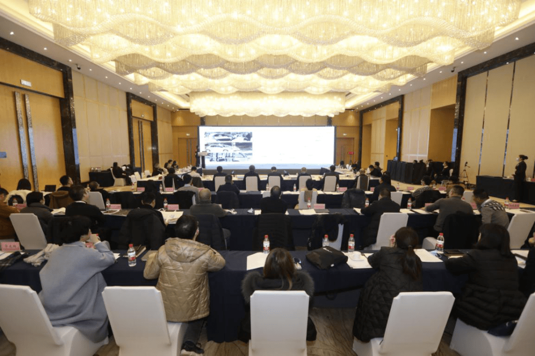 重庆市规划和自然资源局党组成员余颖,渝北区政府副区长张问伦,两江