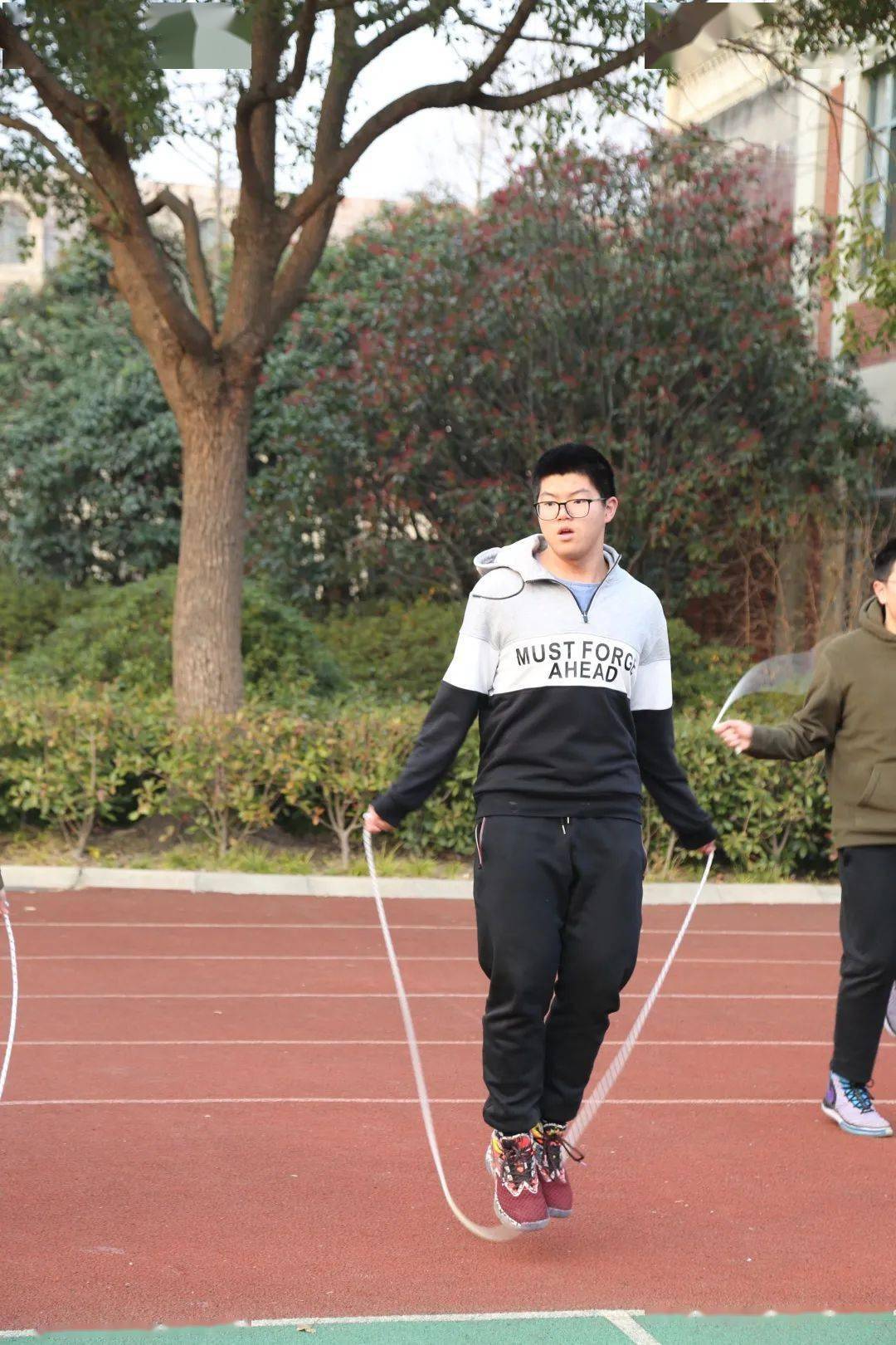 和美教育和乐课程绳采飞扬奔向2021上海市三新学校初中部冬季跳绳比赛