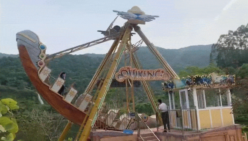 海盗船感受天空的惊险和刺激缤纷跳伞塔云端欢乐谷以上为实景图喜欢