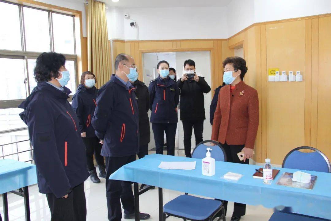 听取了青岛市急救中心盛学岐主任关于急救中心在疫情防控救治转运工作