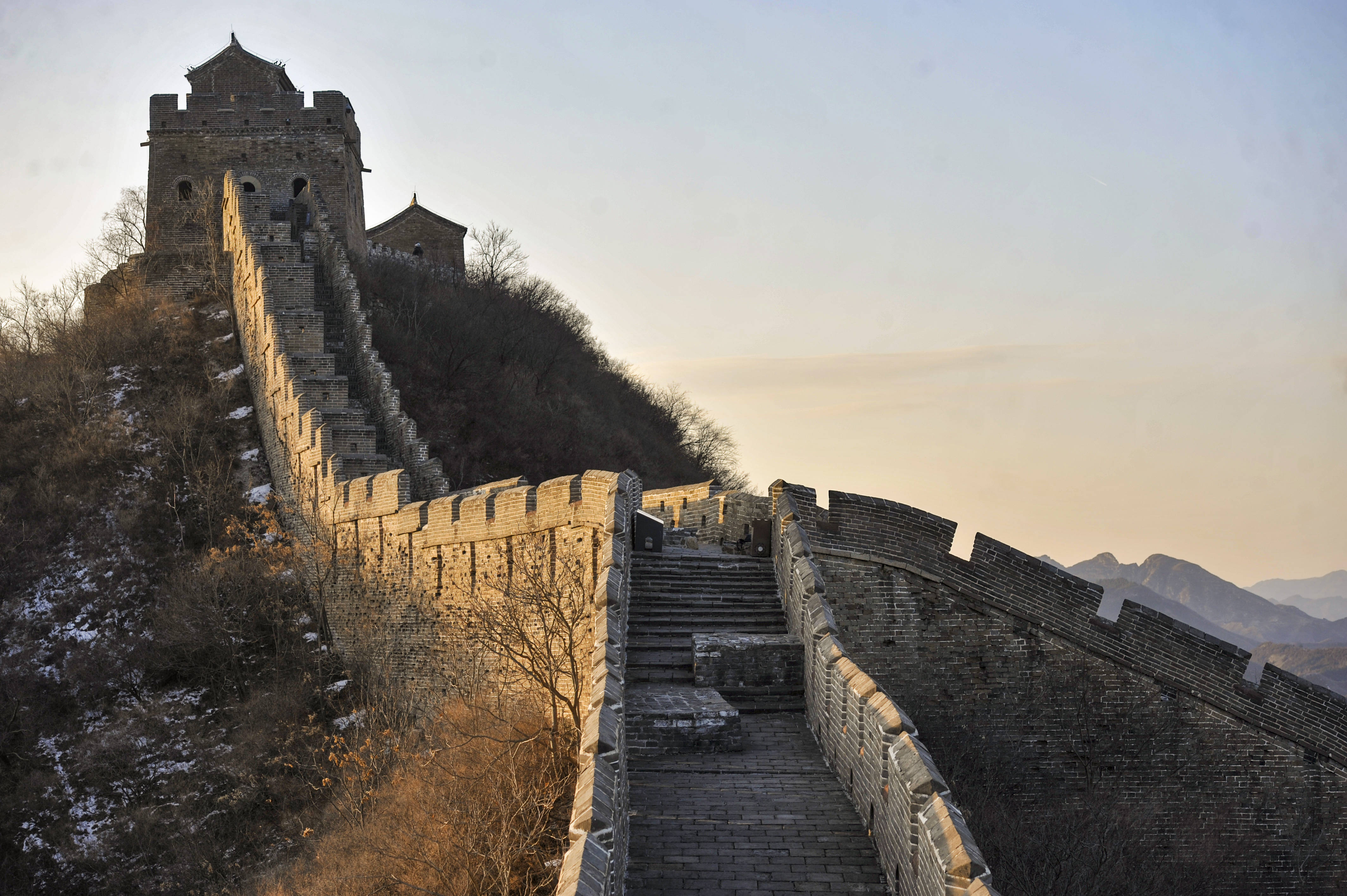 金山岭晨光盛景图图片