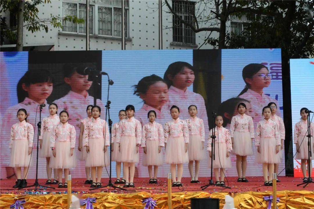 朗诵《教师颂》表演者:连小红 陈美意 钟碧霞 梁乐君 钟秀招 苏琳琳