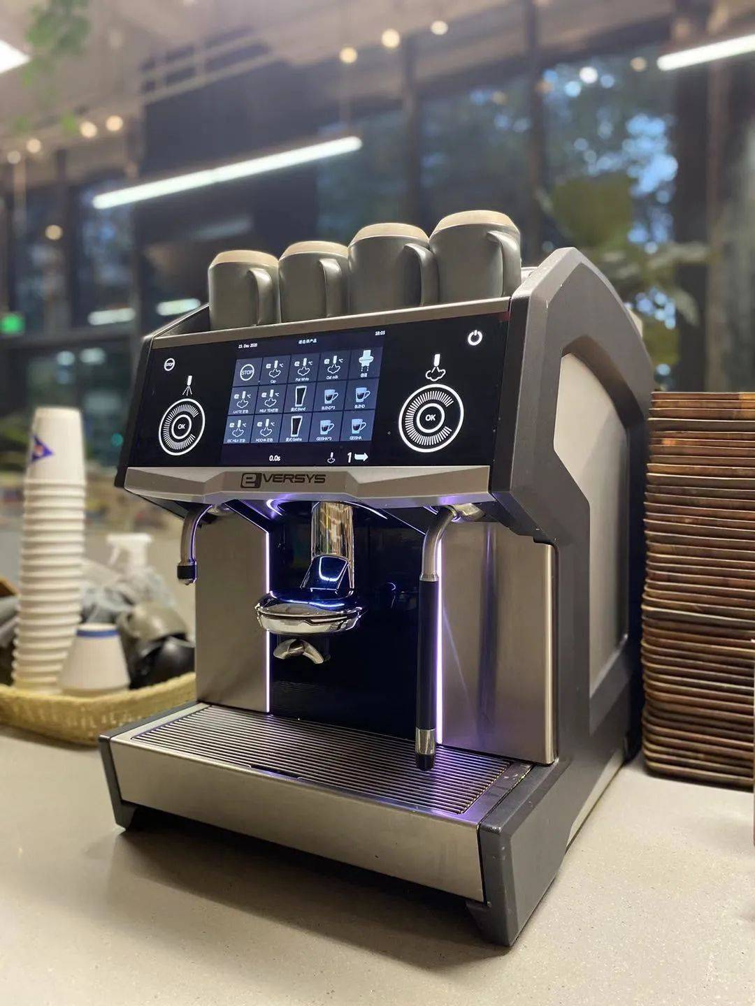 cafe g1在今年的9月份把店内的半自动咖啡机换成了eversys cameo