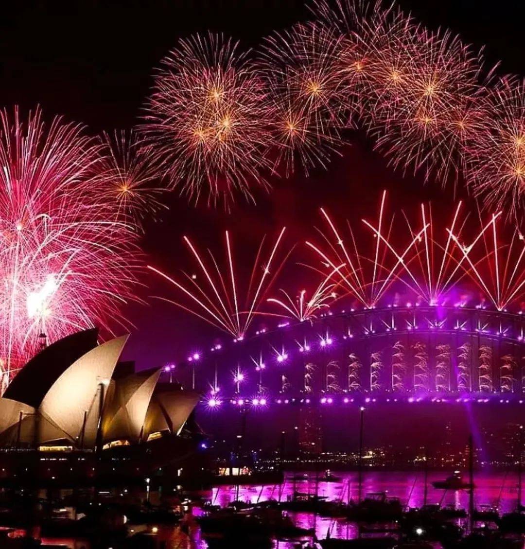 还有上海,中国台北等城市,举行跨年烟火秀,一起迎接2021年