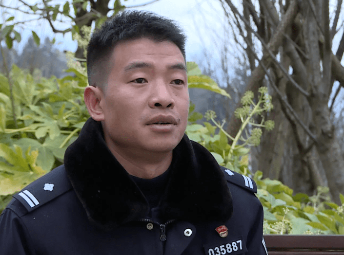 纳雍县公安局居仁派出所民警 江雍