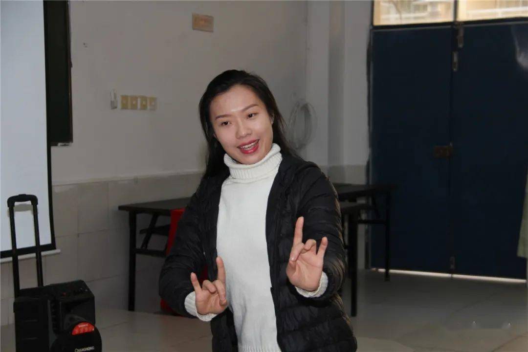 弘扬传统文化丨2020年粤剧进校园活动走进东坑中心小学