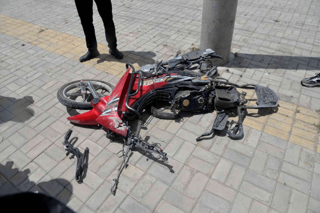 青海警方曝光3起典型案例_摩托车