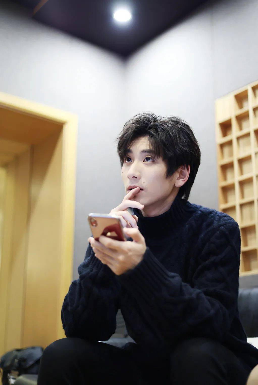 今年之于蔡程昱是收获颇丰的一年,不仅发表了两支个人单曲,还出演了