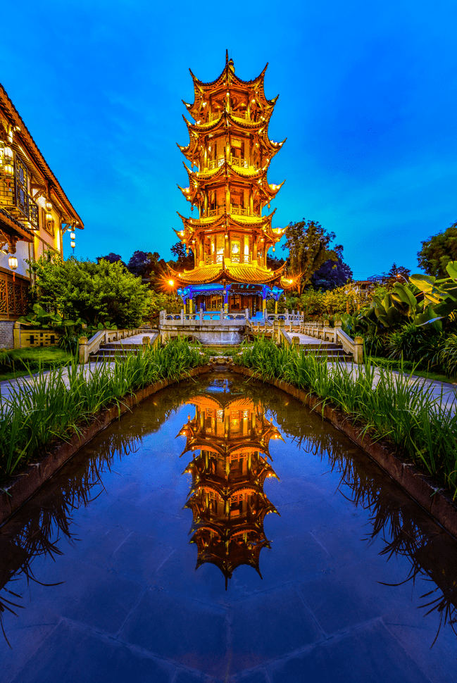 今年乐山的新晋网红当然非上中顺特色街区莫属啦这里聚合了美食商业