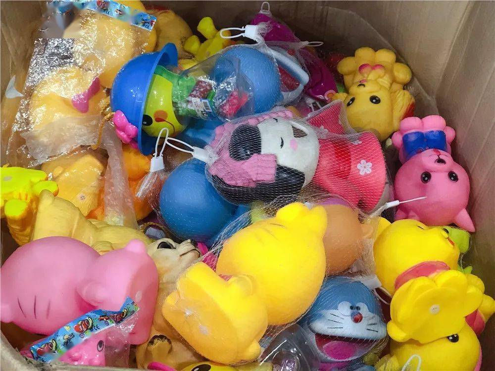 比起动辄几百块的高档儿童玩具,这里更能满足孩子的新鲜感.