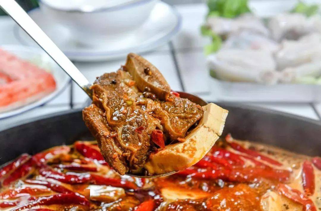 9元抢| 爽爆了!排队王「爸爸炒料牛排老火锅」登陆东台