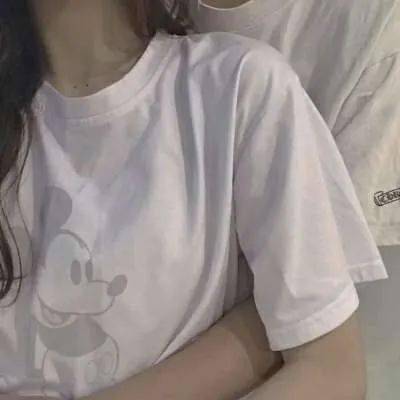 ins上超火的不露脸的情侣头像