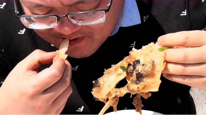 六斤的海鬼鱼两个人吃这吃相也没谁了太痛快