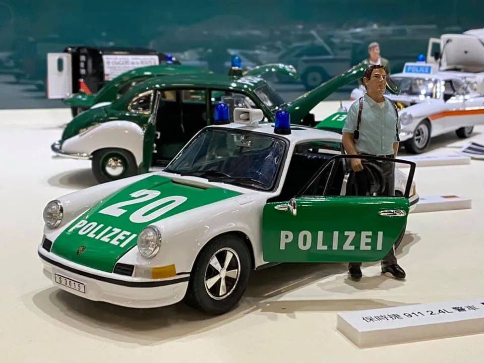 闪闪发光的日本警车凯迪拉克传统艺能拉力!