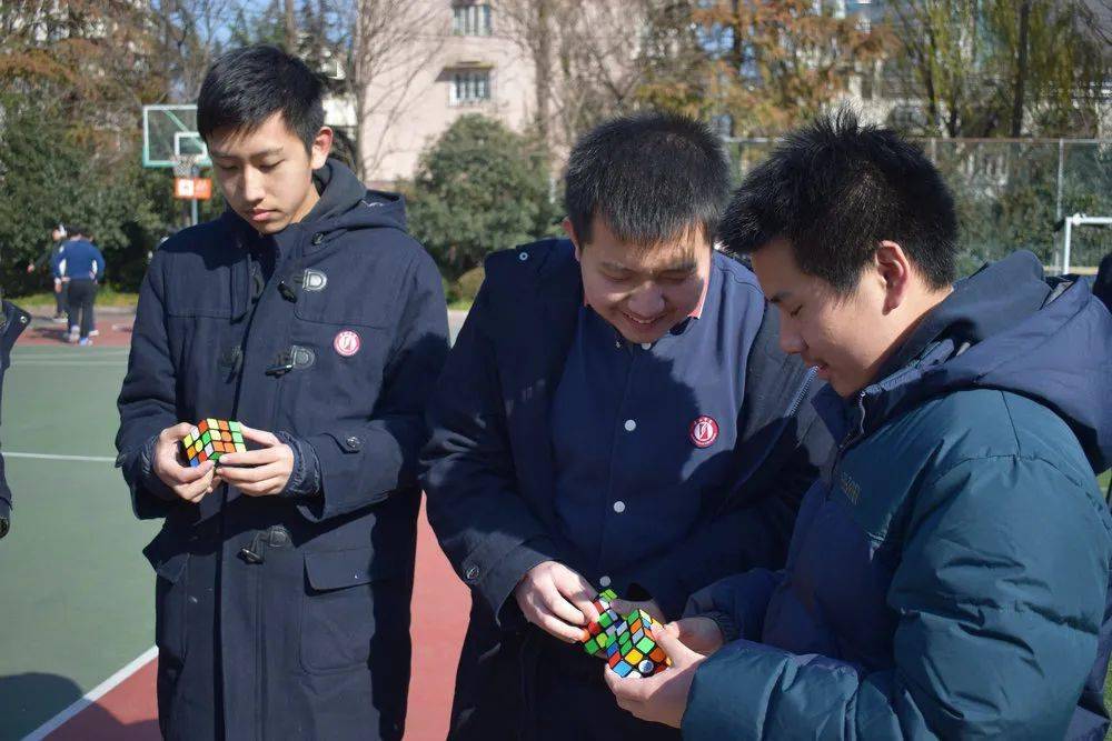 市西中学宋佳承女生图片