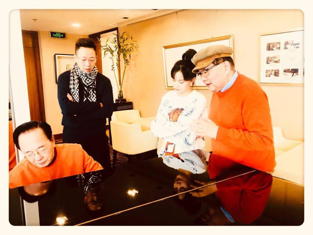 陈歌辛送给妻子的音乐素描里,有着"永远的微笑" | 曹可凡_姚莉