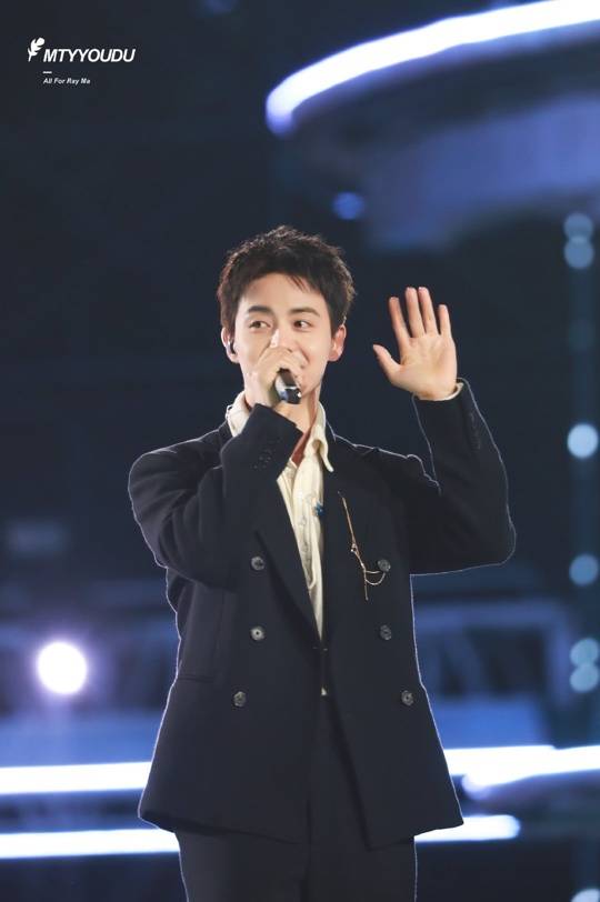 青春如炽破晓当歌马天宇跨年再现经典该死的温柔