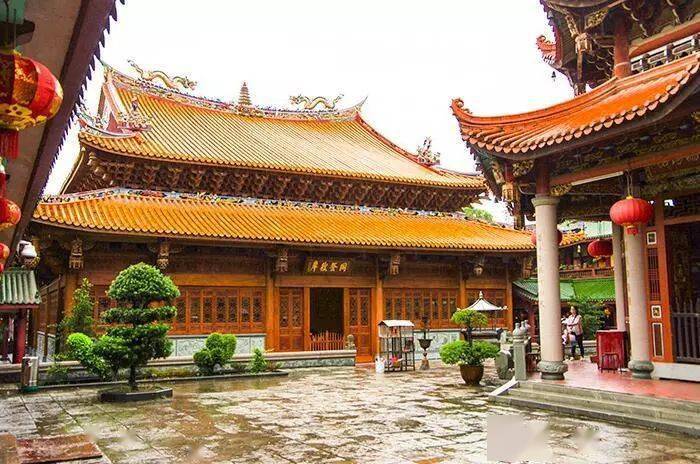 与福州鼓山涌泉寺,莆田广化寺,泉州开元寺,漳州南山寺连为福建沿海