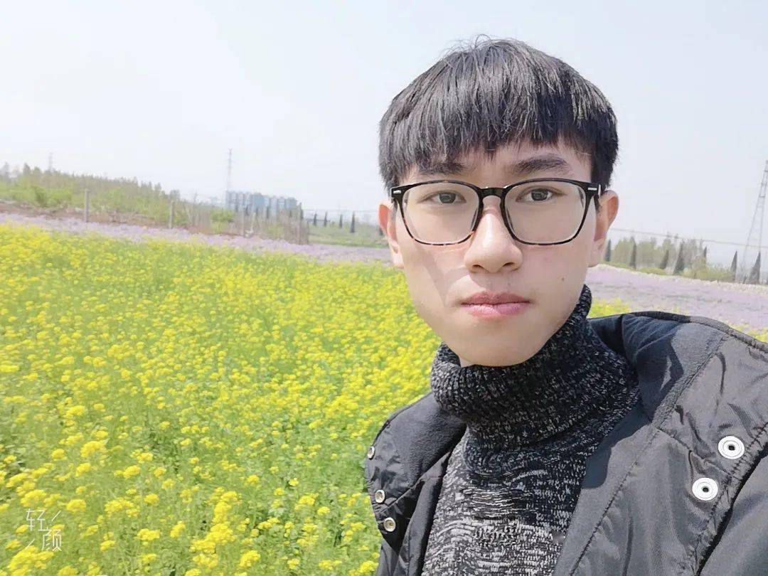 就是轻松自由的,入学分班考试更是凭借高中的基础顺利考入丁大钧班,这