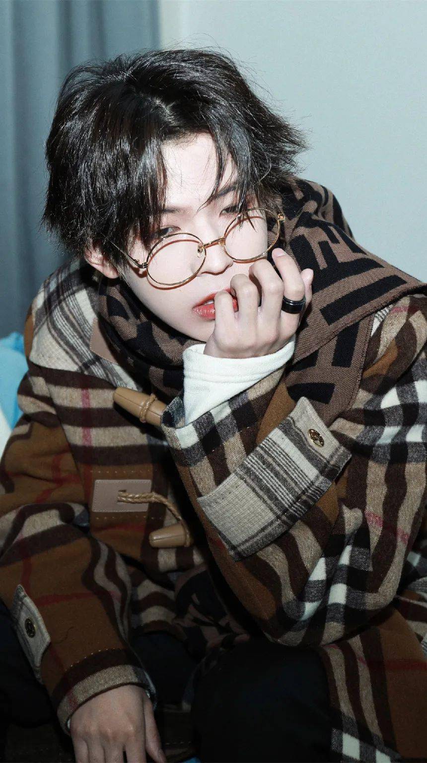 手机壁纸李希侃