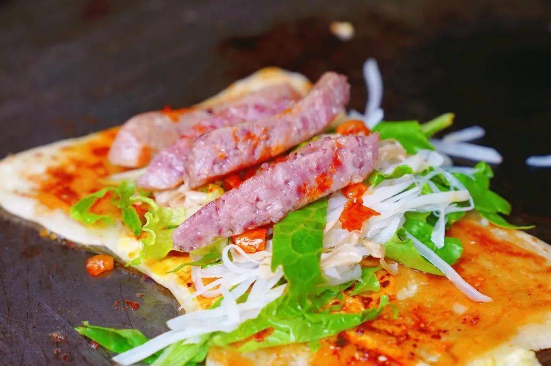 里脊肉也是老板娘自制,比外面批发的大串,肉质也好上不少.