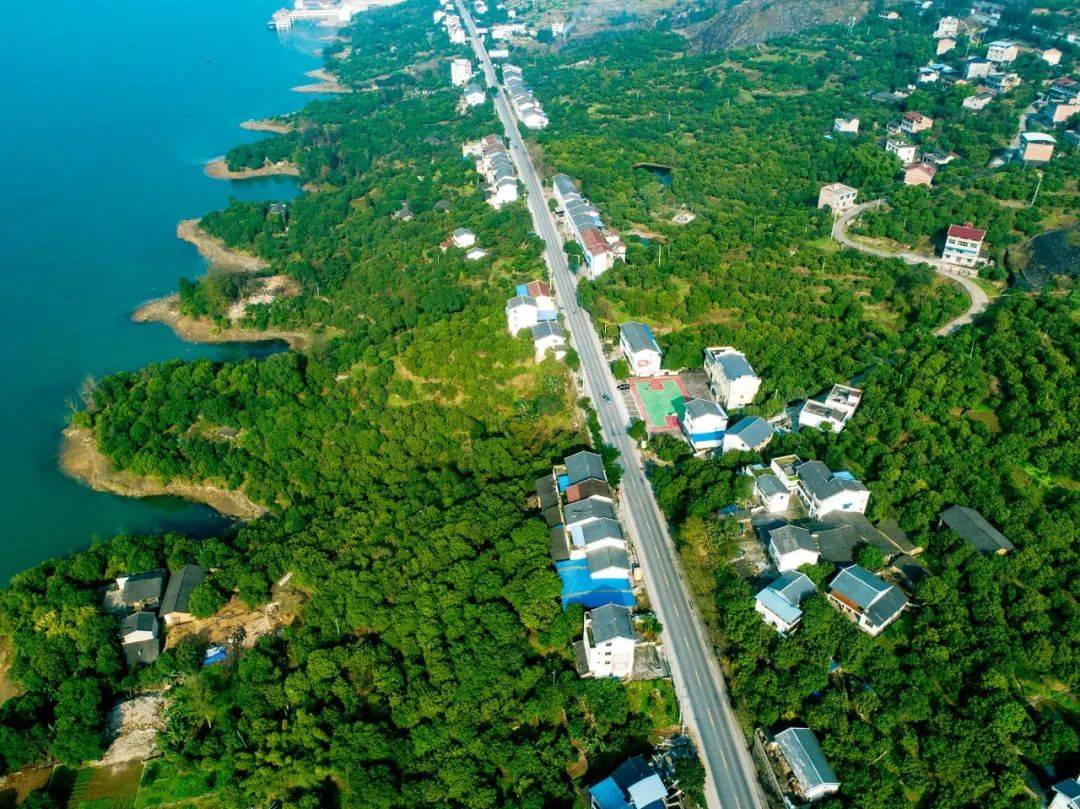 "四轮齐驱"跑出丰都美丽村庄,是你的家乡吗_长江村