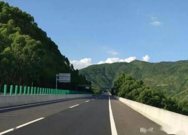 长山镇高速出口图片