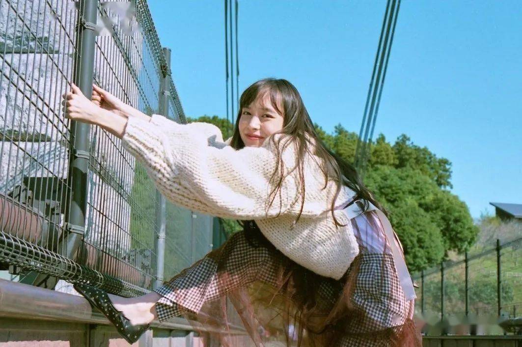 雀斑少女井桁弘惠的最新写真,超元气!