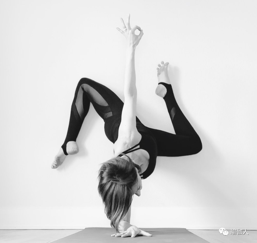 回顾丨2020风靡ins的网红瑜伽体式进来轻松get