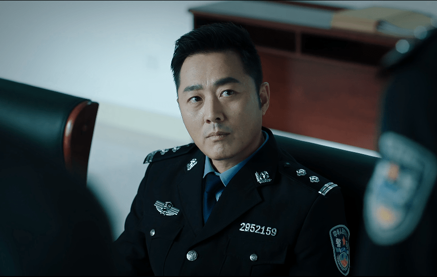 看到40集后才明白,"甩棍"不止三人,武强,冼友文只是跑腿的_王剑鸣