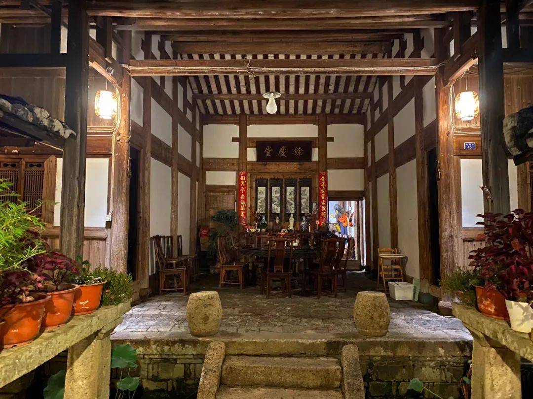 火山岩地貌,野人部落,落日与鲸……1月9日逛吃梅列陈大,有颜又有料