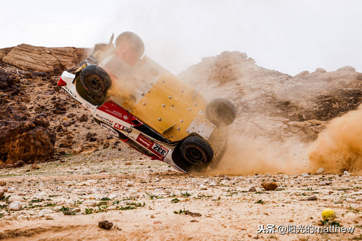 2021达喀尔拉力赛第5赛段:丰田车队332号赛车发生车祸