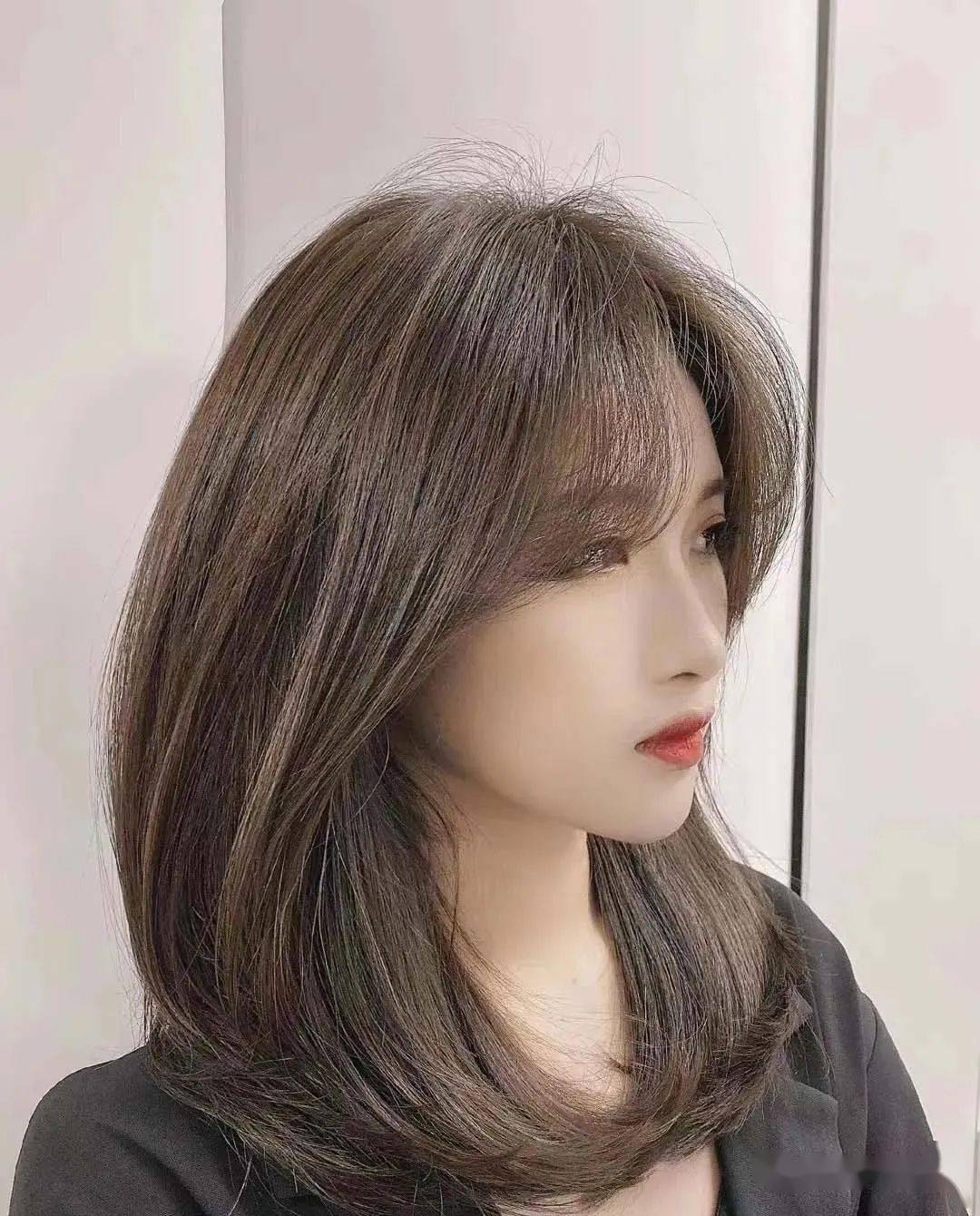 高街女孩高层次锁骨发