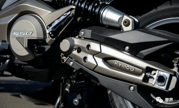 88800元的光阳旗舰踏板ak500