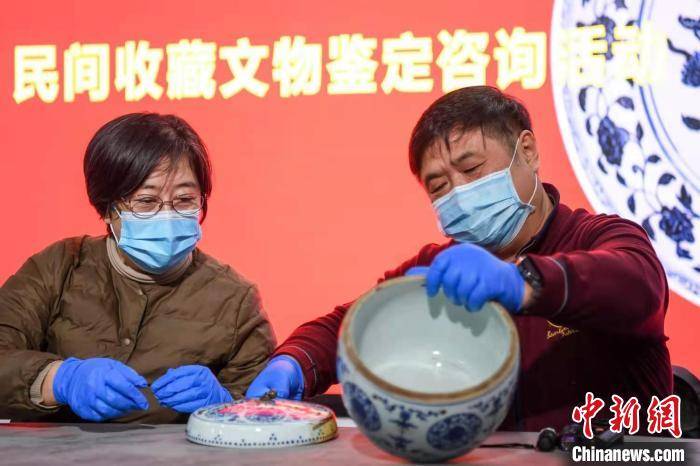 山西民间收藏春意正浓官方鉴宝为文物把脉